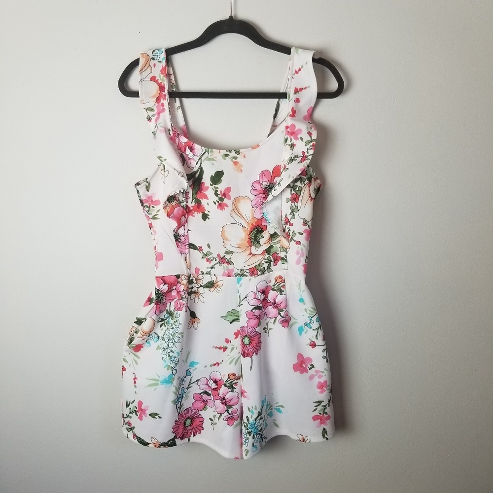 NWT Flower Romper with Pockets